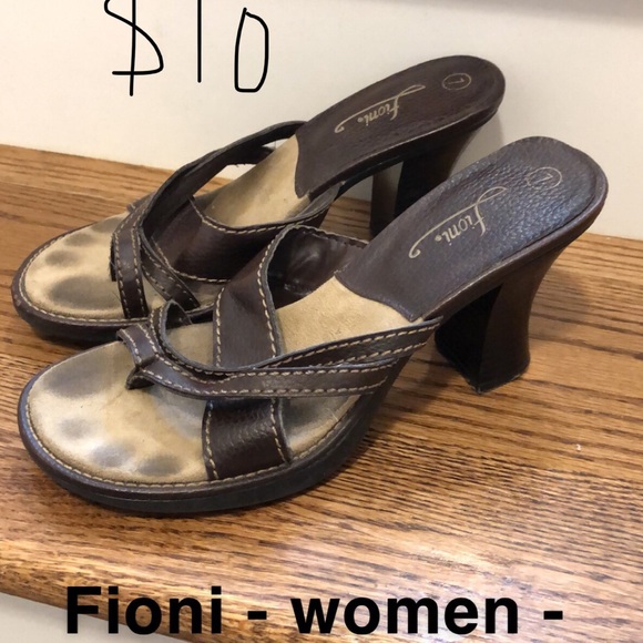 Variety of women and man shoes - Picture 3 of 13